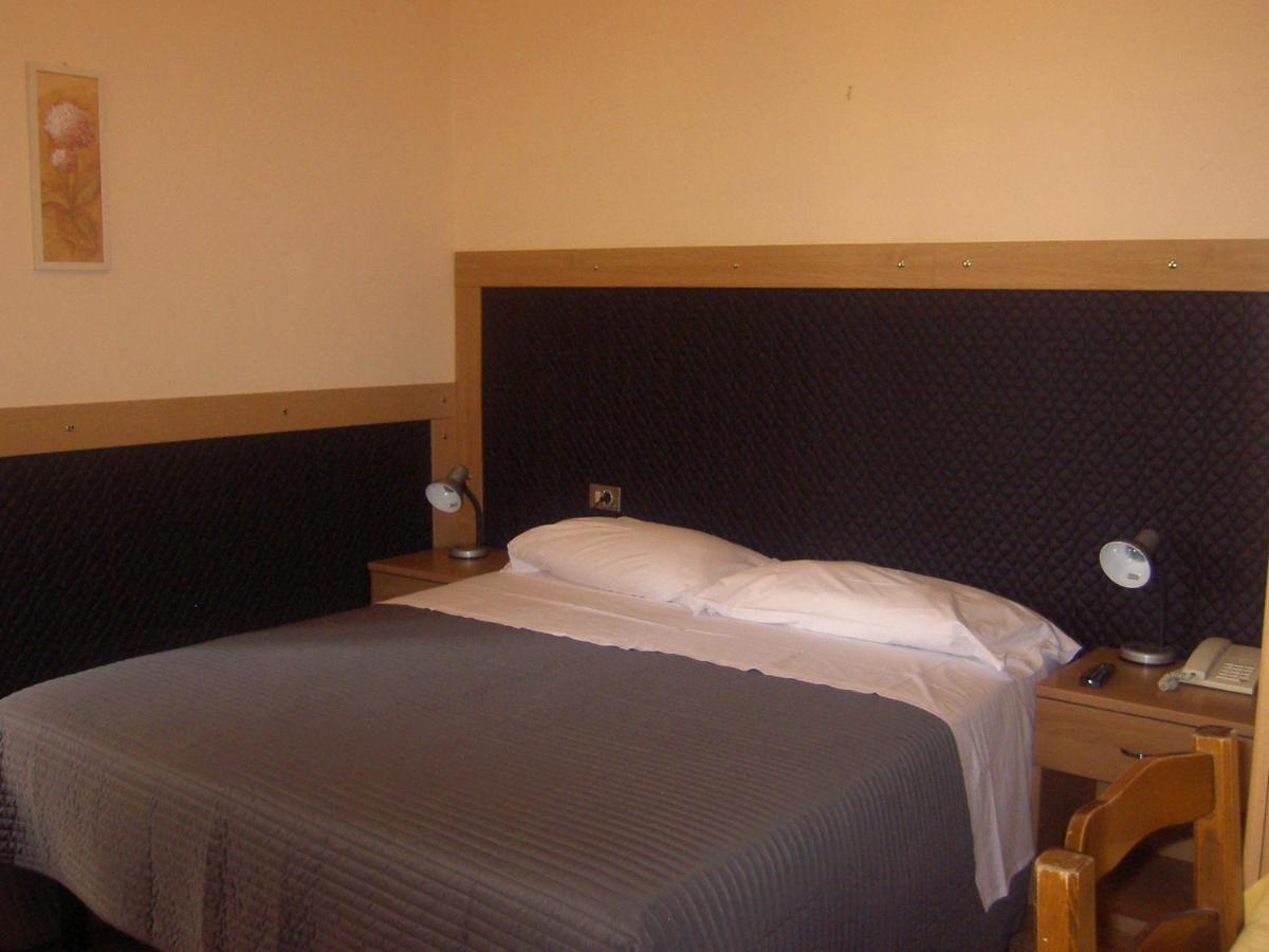Hotel Doria Nago-Torbole Room photo